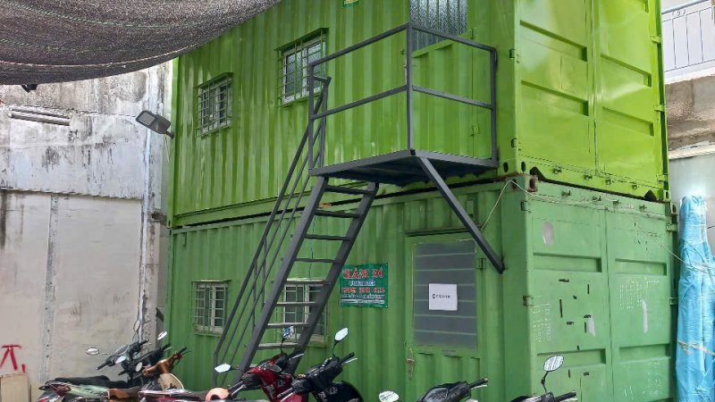 nhà container ghép 2 tầng tại công trình xây dựng